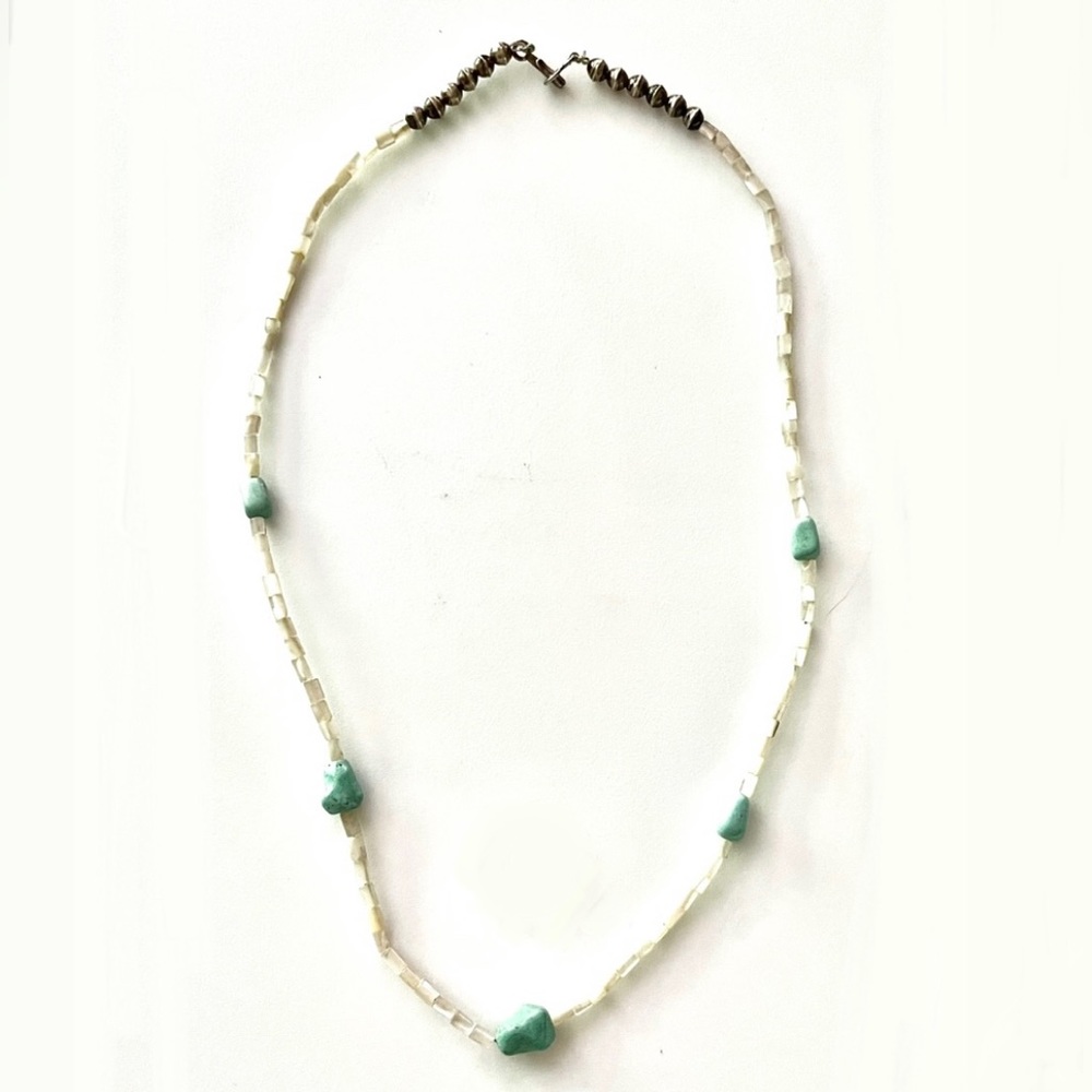 SALE* Elegant Vintage Santo Domingo Sterling Turquoise Mother of Pearl Necklace